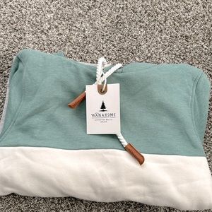 NWT Wanakome hoodie